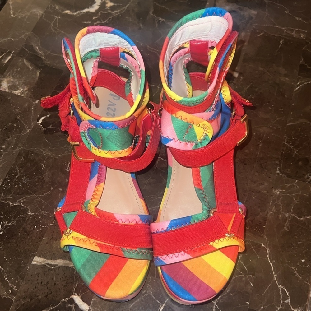 Bright multicolored platform sandals with ankle straps. Size 7. - Picture 2 of 6